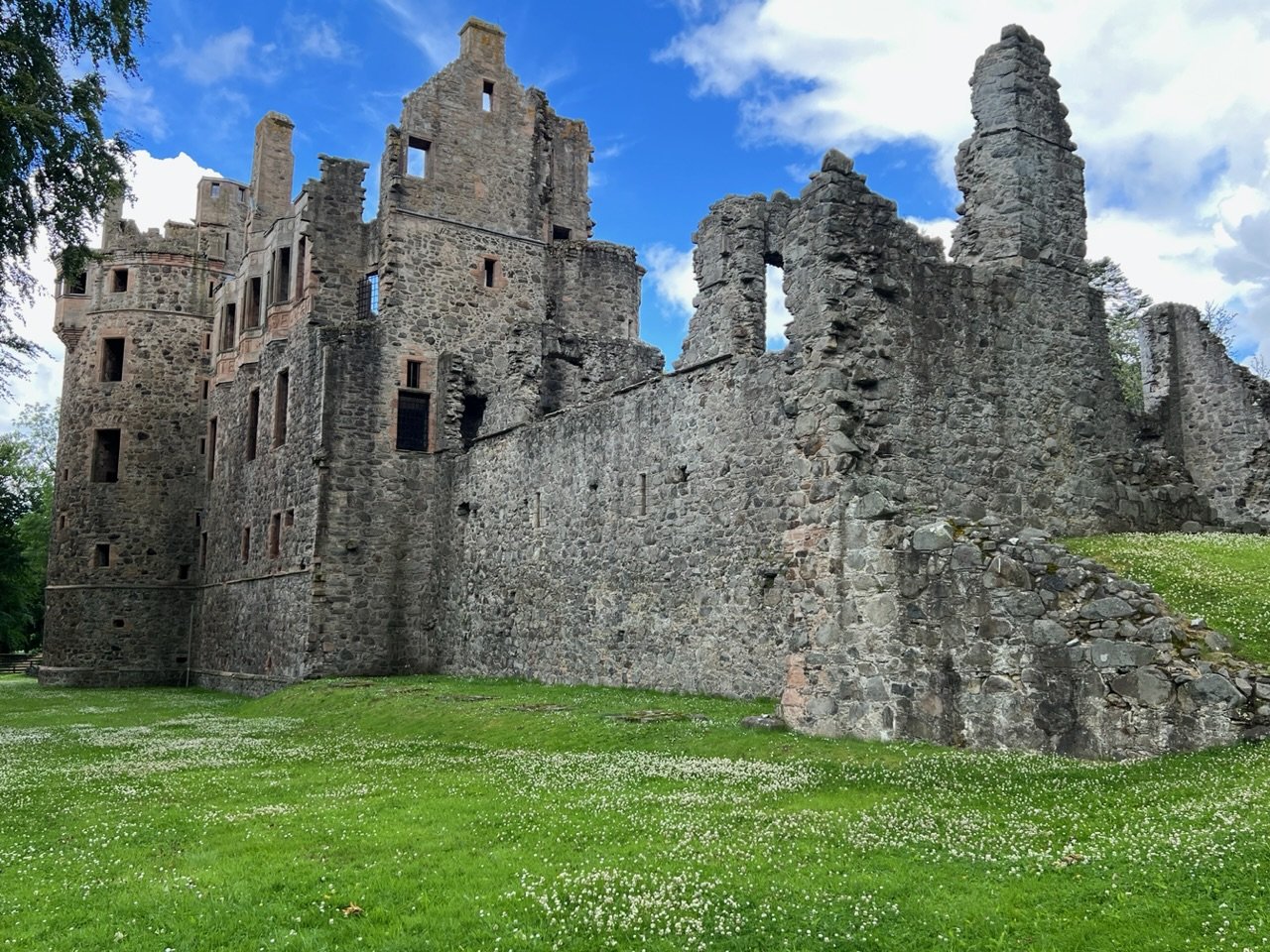 Huntly Castle