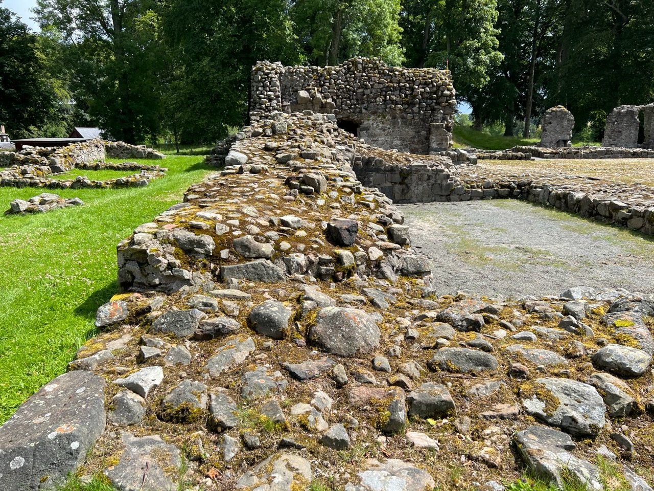 Huntly Castle - 7ft wall thickness 